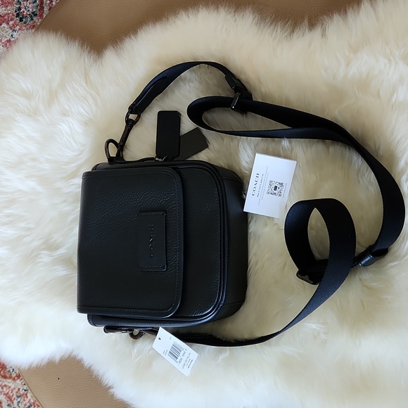 Gorgeous NWT Coach Lucas Black Pebbled Leather Crossbody Bag 🖤🎁🌎 - Picture 1 of 16
